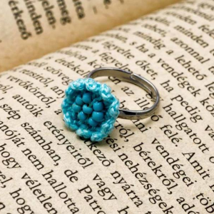 Horgolt kék gyerek gyűrű