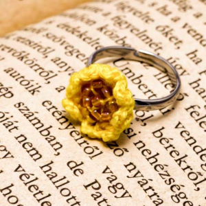 Horgolt sárga gyerek gyűrű