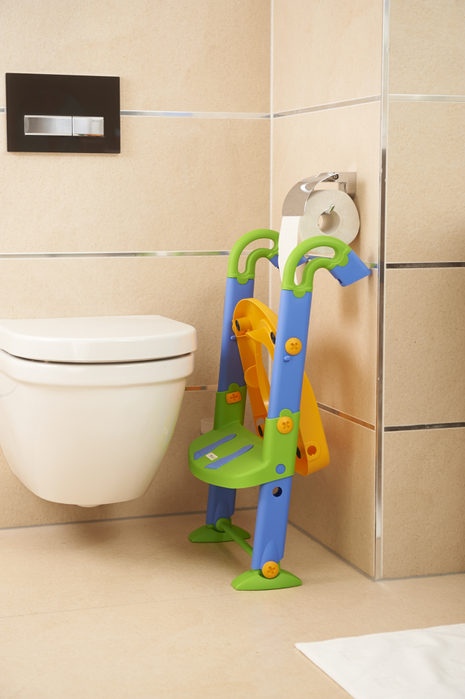 44772170_60006_0099_Kidskit_Toilettentrainer_bunt_als_Leiter_verstaut_2.png